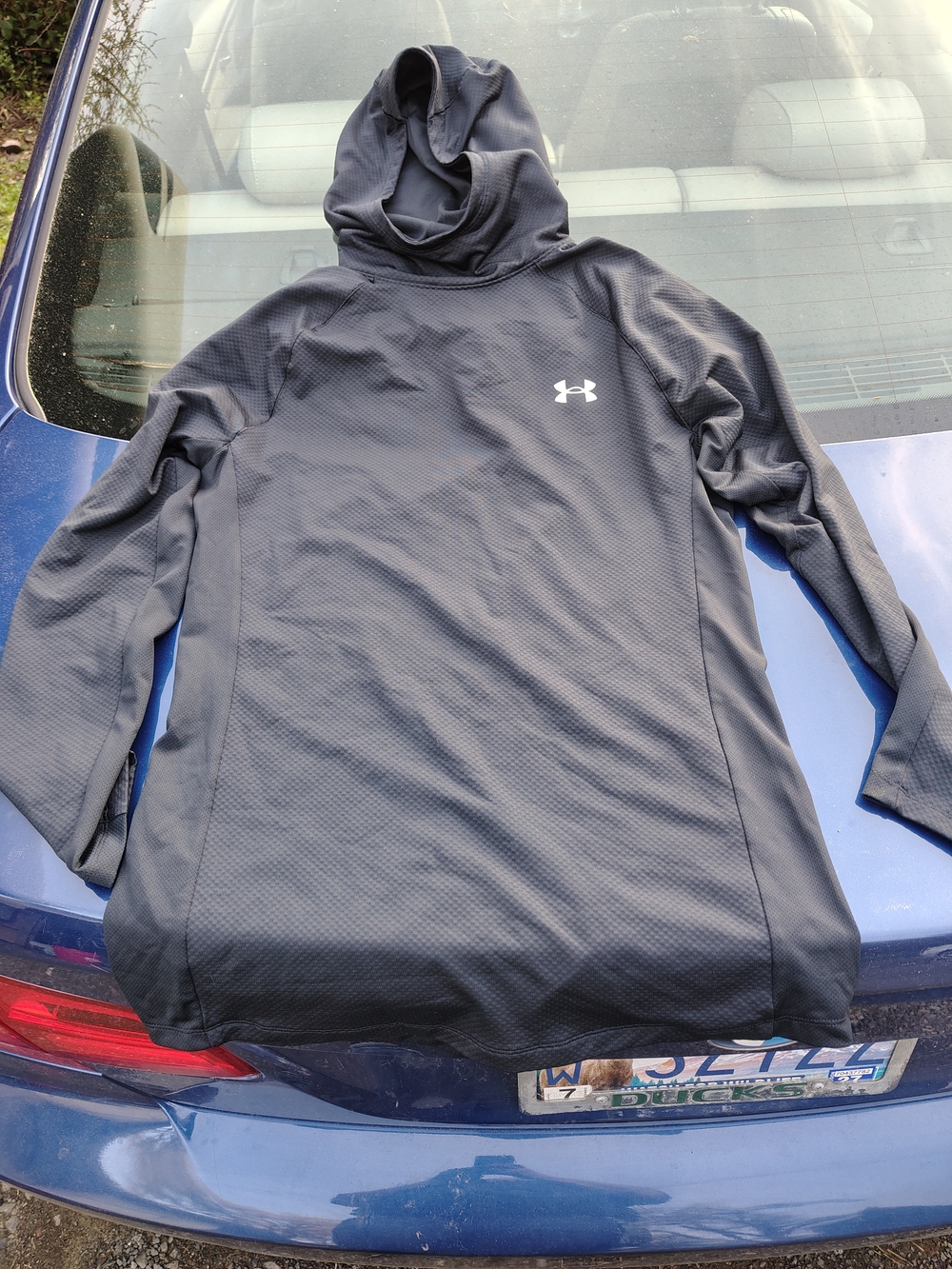 Under Armour Heat Gear Black Hooded Long Sleeve Performance Top